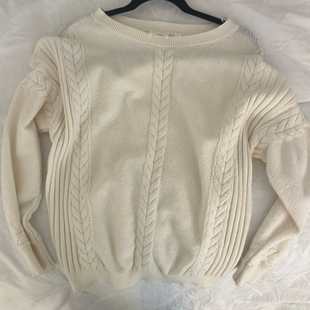 Cyrus brand cream colored sweater fifth size small is size large